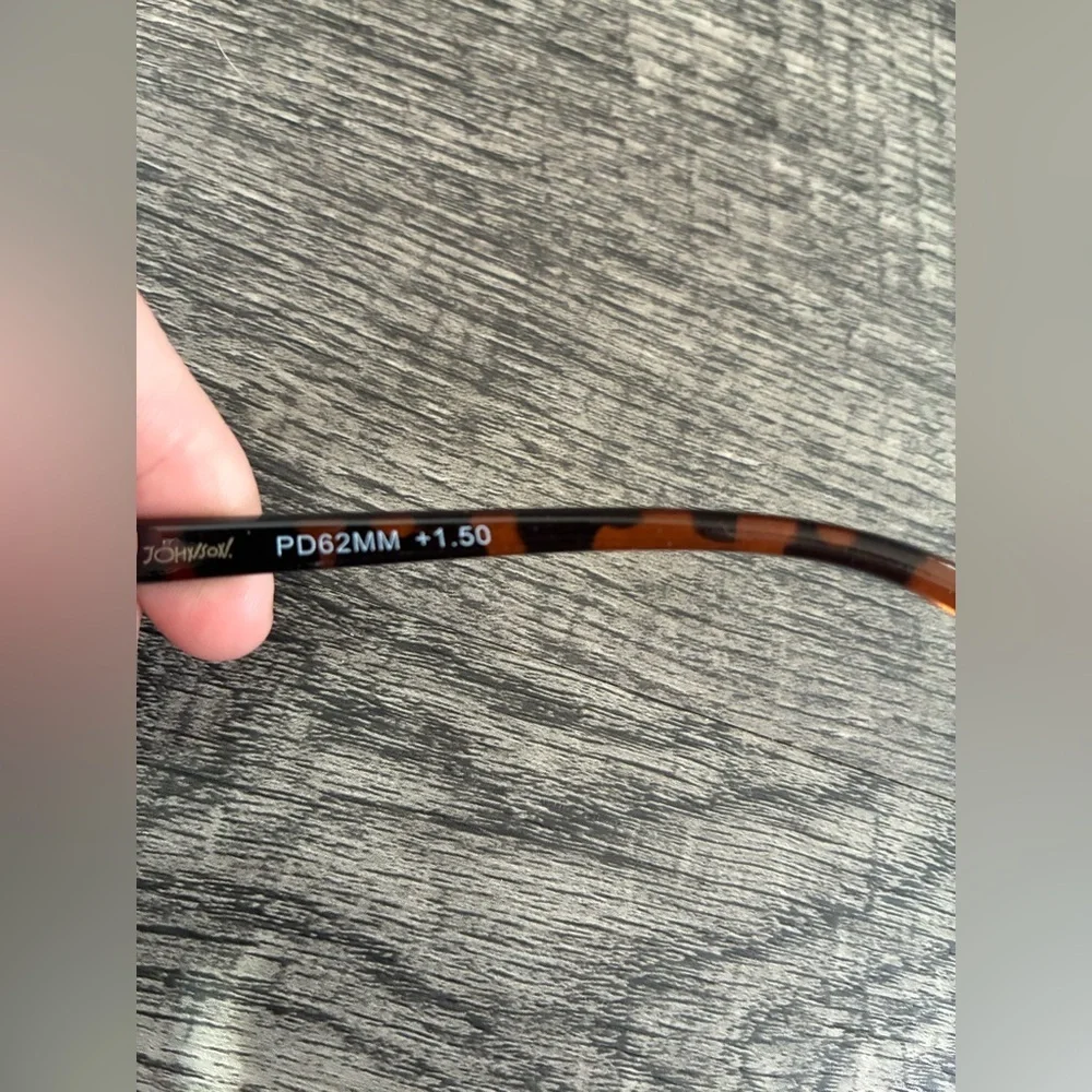 Betsey Johnson +1.50 Brown Tortoise Cat Eye Reading Glasses Readers Retro